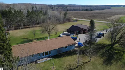 3100 Pointer Rd, West Branch, MI 48661