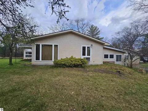 1701 N Us-23, East Tawas, MI 48730