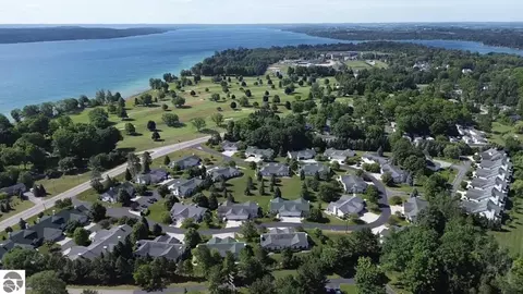 305 Golf View Ln, Elk Rapids, MI 49629