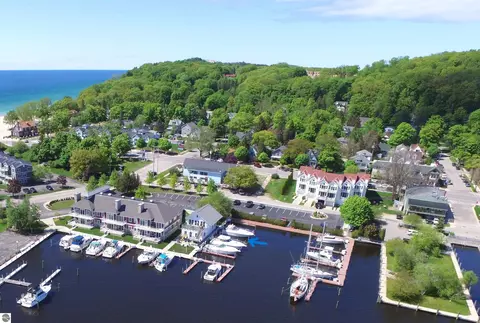 14 S Second St, Frankfort, MI 49635