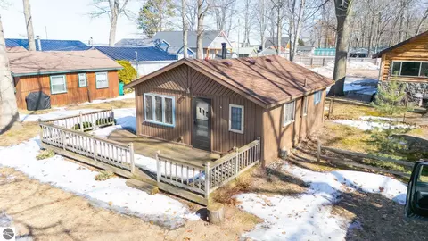 3974 W Houghton Lake Dr UNIT 7, Houghton Lake, MI 48629