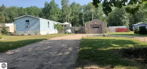 203 Fairview Blvd, Farwell, MI 48622