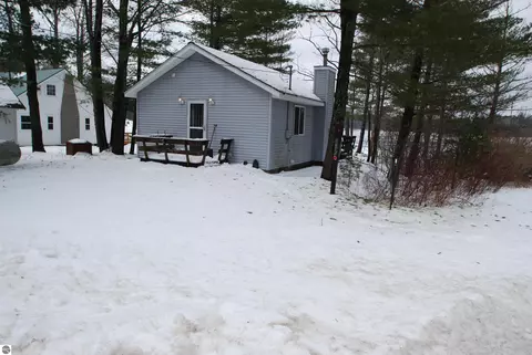 2745 Horseshoe Lake Rd, West Branch, MI 48661