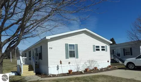 378 Thistlewood Dr, Cadillac, MI 49601