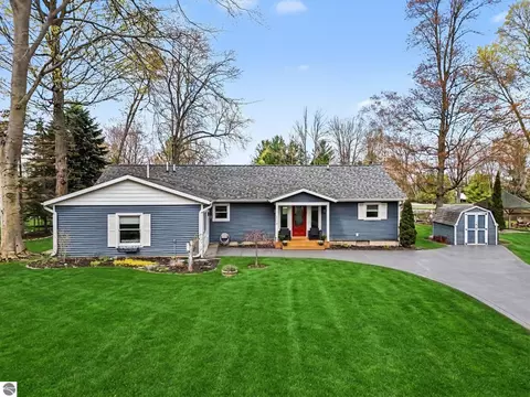 3718 Peninsular Shrs, Grawn, MI 49637