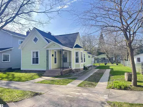 136 E Fifteenth St, Traverse City, MI 49684