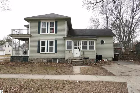 424 S Kinney St, Mount Pleasant, MI 48858