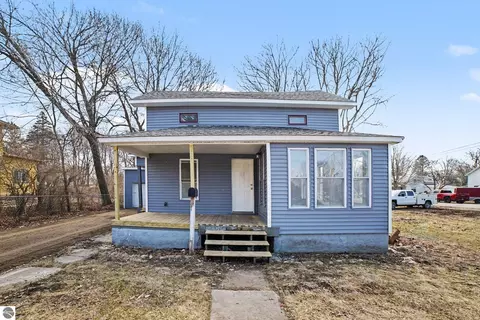 419 W Washington Ave, Saint Louis, MI 48880