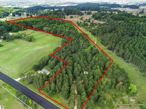 1216 Hoch Rd, Traverse City, MI 49696