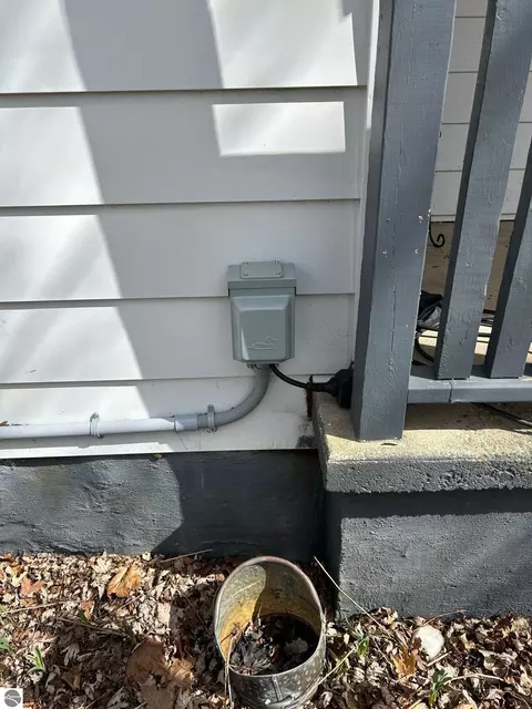 Exterior - 320 N Elm, Ithaca, MI 48847 photo 2 of 11