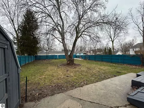 Exterior - 320 N Elm, Ithaca, MI 48847 photo 8 of 11