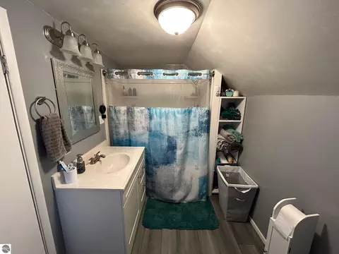 Bath - 320 N Elm, Ithaca, MI 48847 photo 1 of 1