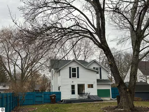 Exterior - 320 N Elm, Ithaca, MI 48847 photo 6 of 11