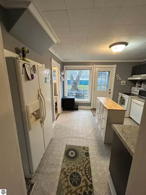 Kitchen - 320 N Elm, Ithaca, MI 48847 photo 3 of 3