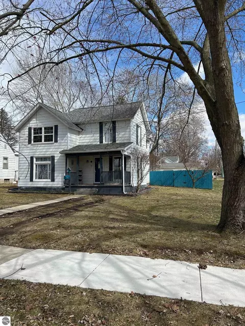 Exterior - 320 N Elm, Ithaca, MI 48847 photo 1 of 11