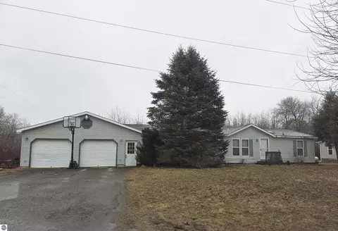 115 Miller Rd, Tawas City, MI 48763