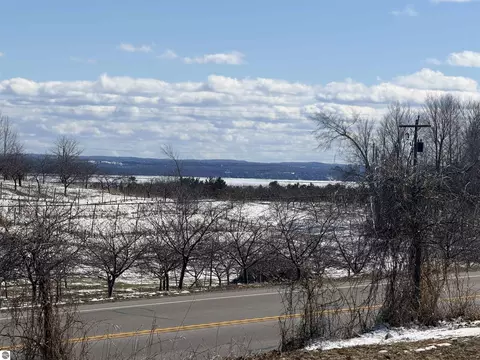 0 Center Rd, Traverse City, MI 49686