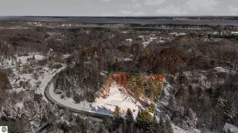 9394 E Hoxie Rd, Cedar, MI 49621