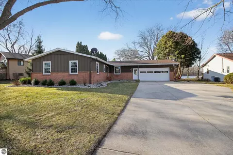 Exterior - 901 Riverview, Alma, MI 48801 photo 10 of 11