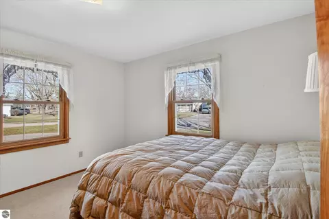 Bedroom - 901 Riverview, Alma, MI 48801 photo 5 of 8