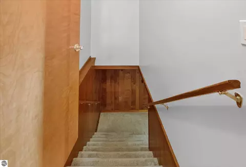Entry Way - 901 Riverview, Alma, MI 48801 photo 7 of 7