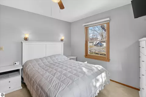 Bedroom - 901 Riverview, Alma, MI 48801 photo 4 of 8