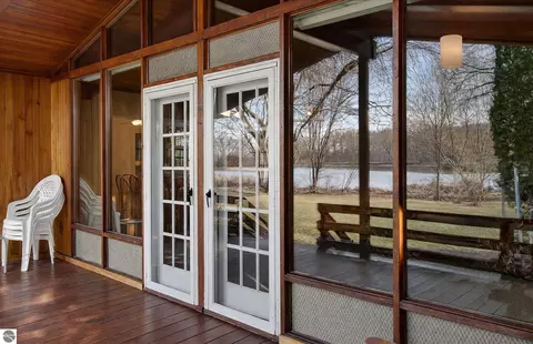 Exterior - 901 Riverview, Alma, MI 48801 photo 4 of 11