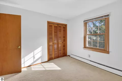 Bedroom - 901 Riverview, Alma, MI 48801 photo 2 of 8
