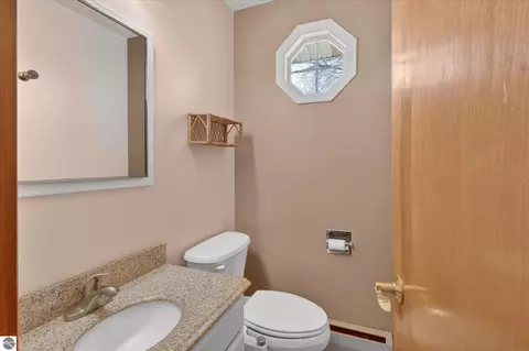 Bath - 901 Riverview, Alma, MI 48801 photo 4 of 4