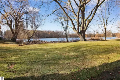 Exterior - 901 Riverview, Alma, MI 48801 photo 8 of 11