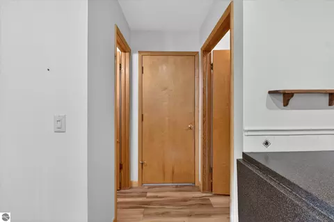 Entry Way - 901 Riverview, Alma, MI 48801 photo 6 of 7