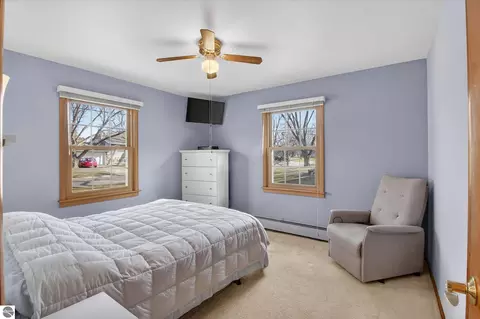 Bedroom - 901 Riverview, Alma, MI 48801 photo 3 of 8
