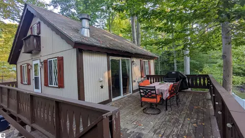 2552 E Birch Ct, Cedar, MI 49621