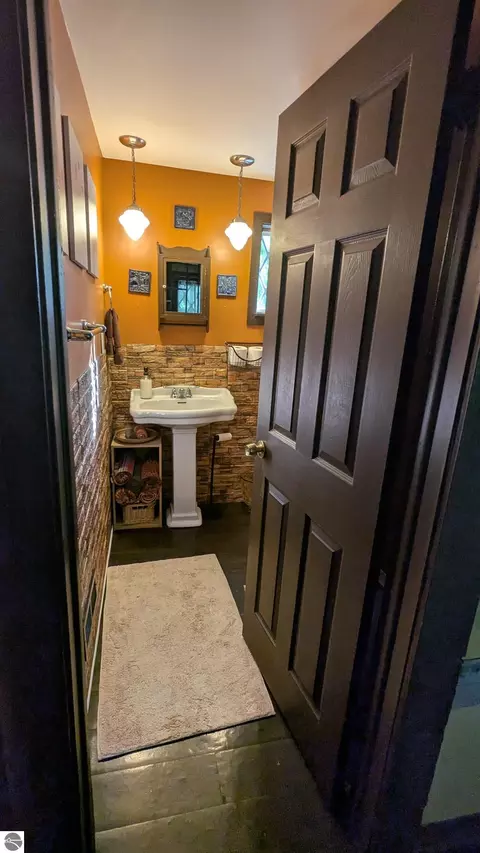 Bath - 2552 E Birch Ct, Cedar, MI 49621 photo 1 of 6