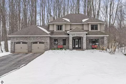 3378 Silver Farms Ln, Traverse City, MI 49684