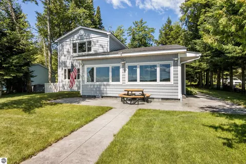 14455 Birch Point Dr, Kewadin, MI 49648