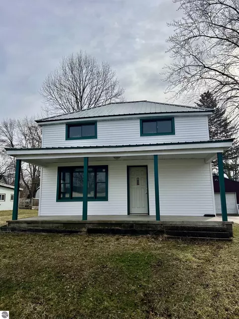 526 Hannah Ave, Alma, MI 48801