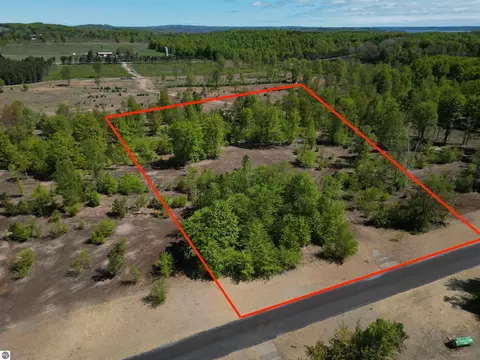 1087 E Solaris Way, Maple City, MI 49664 photo 3