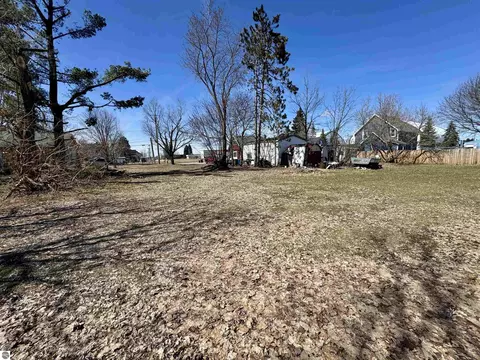 924 Farrar St, Cadillac, MI 49601