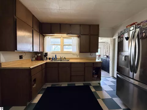 317 N Pickard St, Marion, MI 49665