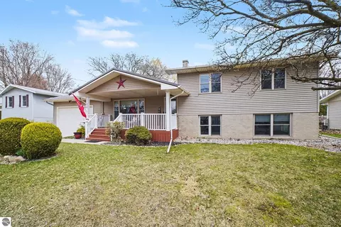 218 Fleming Dr, Alma, MI 48801
