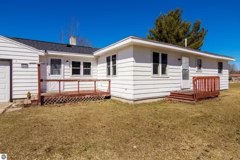 5046 W Main St SW, South Boardman, MI 49680