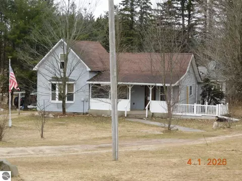 7439 E 22 12 Rd, Manton, MI 49663