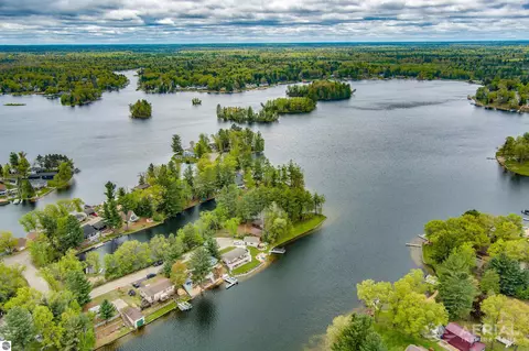 1929 Mohawk Trl, West Branch, MI 48661