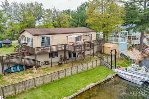 1929 Mohawk Trl, West Branch, MI 48661