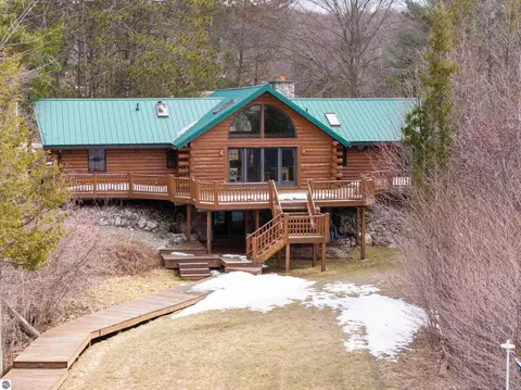 549 Cedar Shores Trl, Central Lake, MI 49622