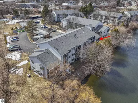 641 Riverine Dr #201, Traverse City, MI 49684