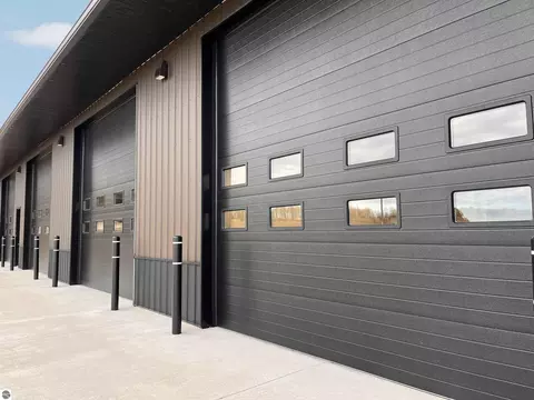 7449 Weeman Rd, Bellaire, MI 49615