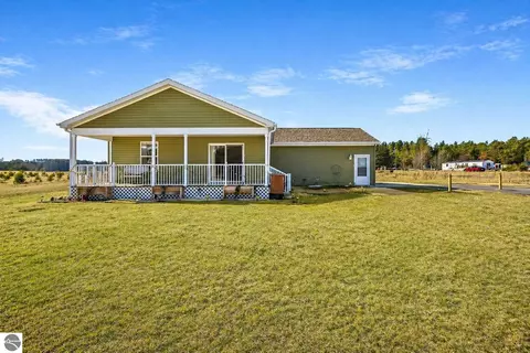 2968 Bowerman Rd, Kingsley, MI 49649