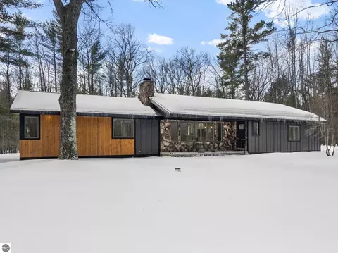 10852 NE Black Bear Rd, Kalkaska, MI 49646